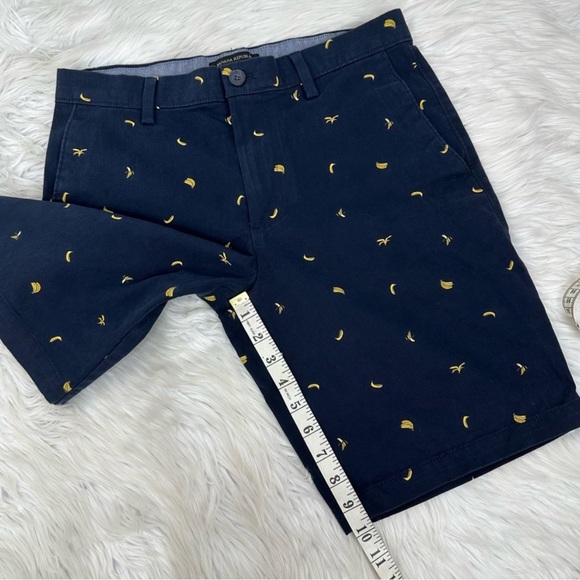 Banana Republic Men’s Navy Blue Aiden Banana Print Short W30-W32 - Picture 7 of 8